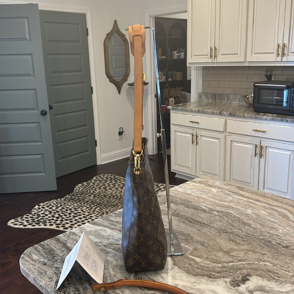 SOLD Louis Vuitton Looping GM with conversion hardware EXTRA LV STRAP INCLUDED - Picture 6 of 10